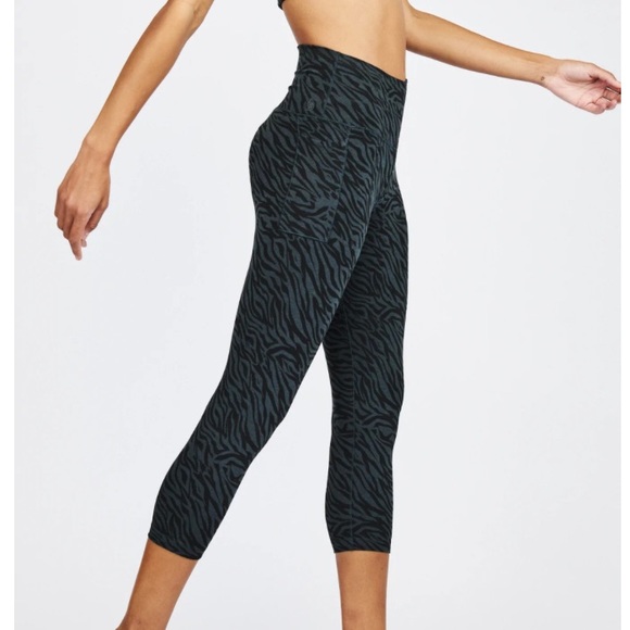 NWT Tasc ALLways 7/8 Legging